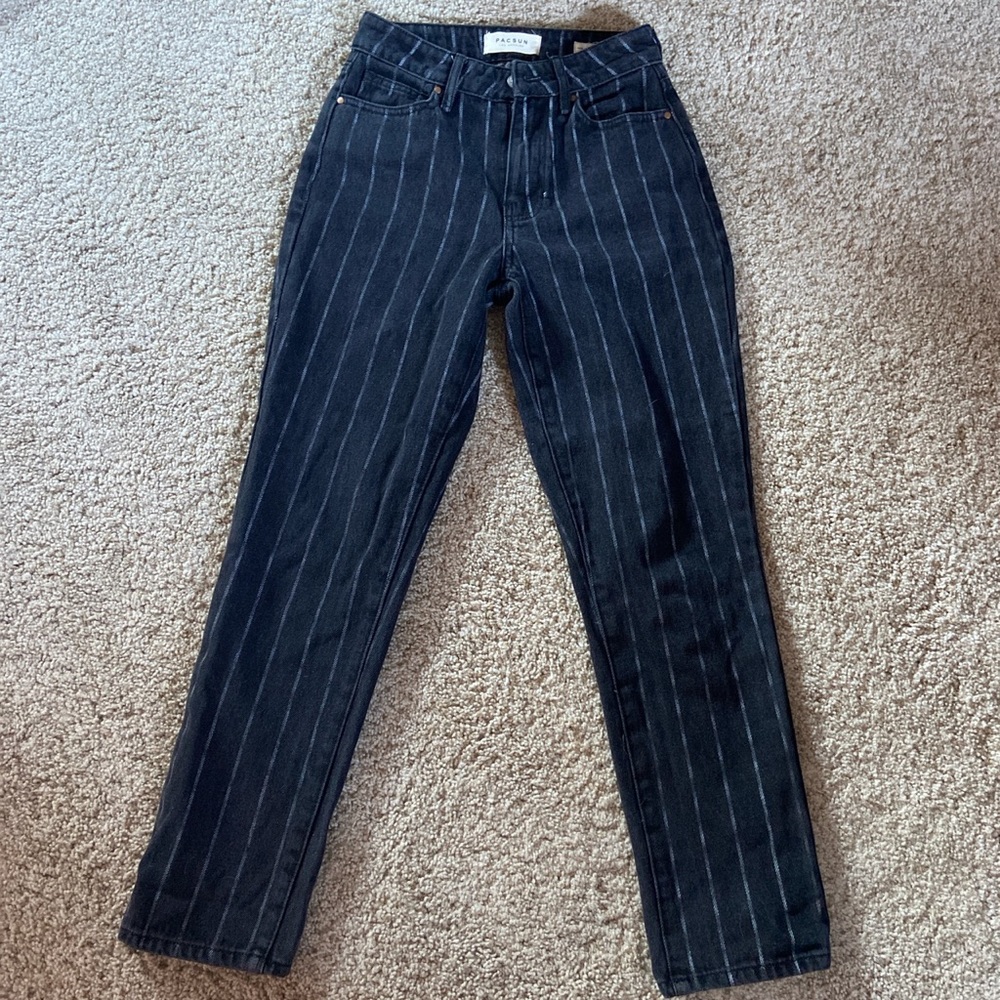 black with white stripes, mom jeans / high wasted